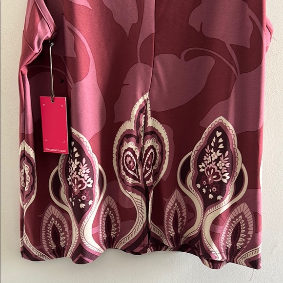 Vince Camuto, Woman’s Size Large Burgundy Paisley Tank Top - Picture 7 of 8